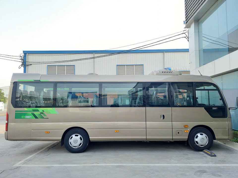 Xe 29 chỗ - ảnh 2